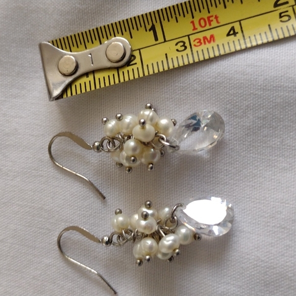 Glass and pearl earrings - Picture 3 of 4